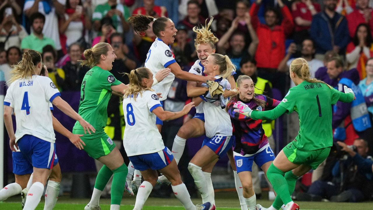 pg试玩-关于欧洲足球报道：弱队逆袭惊艳全场现场观众的信息